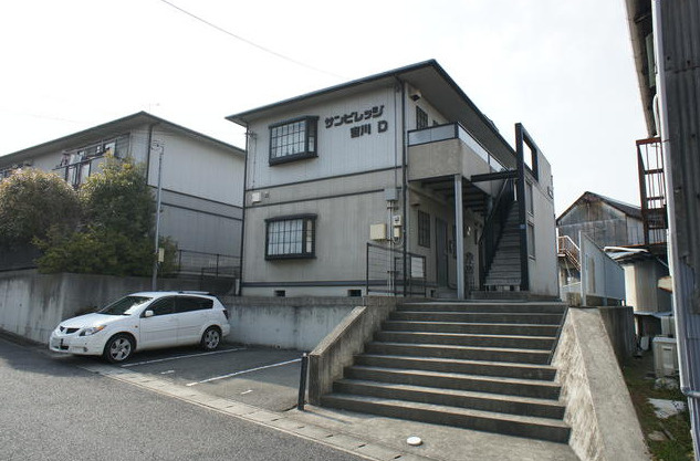 サンビレッジ吉川D