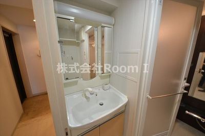 【洗面所】 | アーバネックス大手前 | 広い洗面スペース