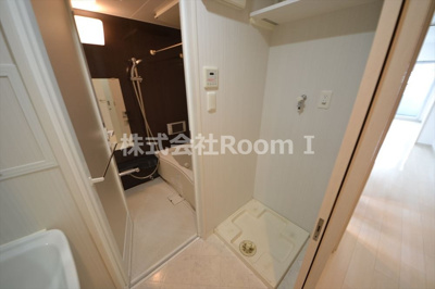 【設備】 | アーバネックス大手前 | ゆったりとスペースのある洗面所