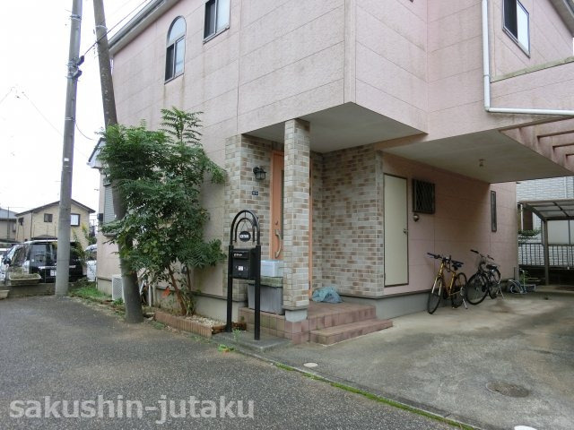 作新台５丁目　中古戸建の外観|作新台５丁目　中古戸建　土地約４４．７　平成１６年建築　４ＬＤＫ　カースペース２台（車種によります）　