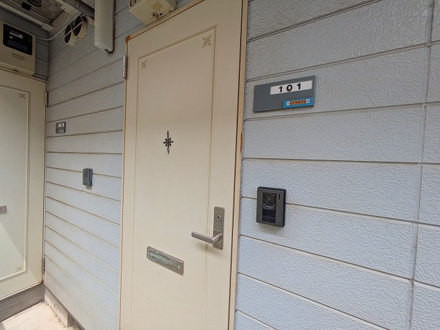 サウスヒルズＫの玄関