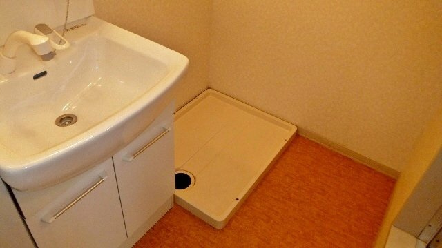 カタンクローバーⅡ|室内洗濯機置き場
