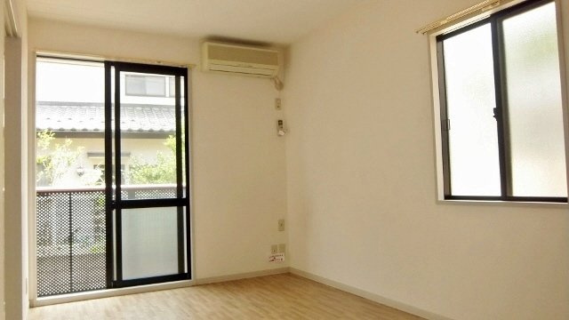 カタンクローバーⅡの居間・リビング|洋室６．８帖