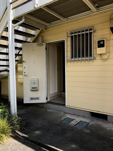 リバティ池田の玄関