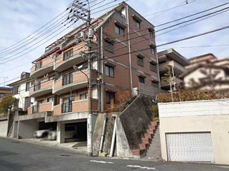 【外観】 | 【2021年9月リノベーション工事完成 !】
間取図では分からない広さや明るさ，資料には
記載されていない情報があります。
ぜひ、現地を見られる事をお勧めいたします！