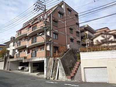 【外観】 | もみじマンション柳ヶ丘 | 【2021年9月リノベーション工事完成 !】
間取図では分からない広さや明るさ，資料には
記載されていない情報があります。
ぜひ、現地を見られる事をお勧めいたします！