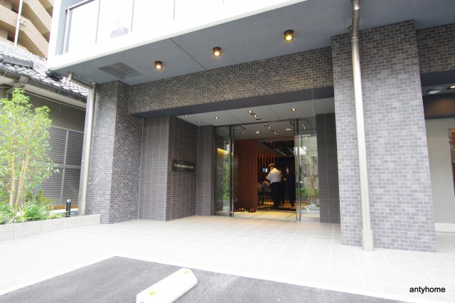 コンフォリア・リヴ新大阪Q　仲介手数料無料のエントランス