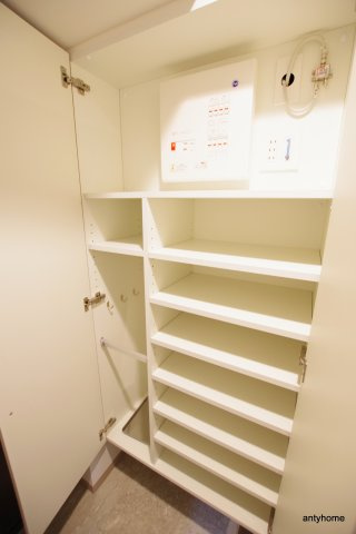 コンフォリア・リヴ新大阪Q　仲介手数料無料の収納
