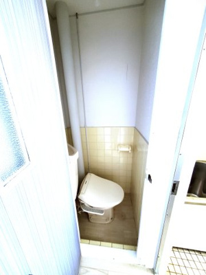 【トイレ】 | アーバンスタイル山城 | 清潔感のあるトイレです