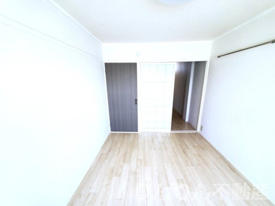 【居間・リビング】 | アーバンスタイル山城 | カースペースがあります