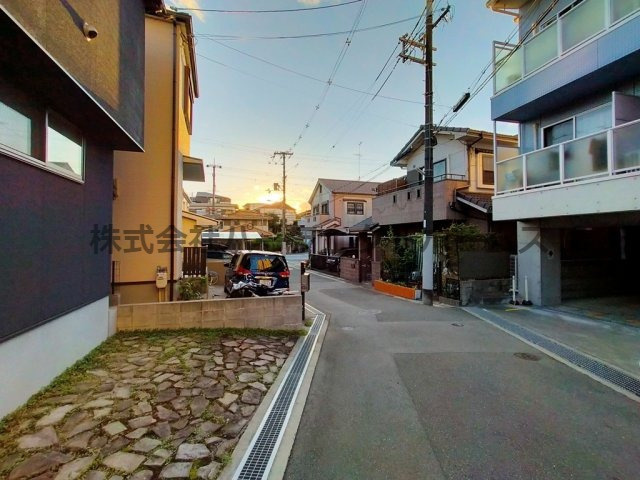 ブリリアントガーデン枚方公園の周辺