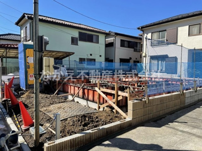 【前面道路含む現地写真】 | 仲介手数料無料　多摩市聖ヶ丘１丁目新築戸建て１棟　１号棟