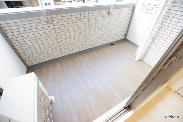 プレジオ江坂SOUTH 仲介手数料無料のバルコニー