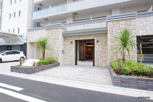 プレジオ江坂SOUTH 仲介手数料無料のエントランス