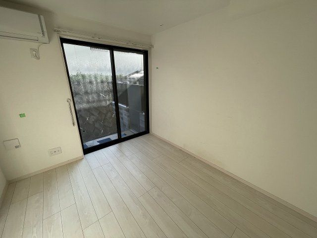 ロイヤルメゾン幕張本郷のエントランス