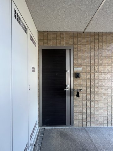 ルミエール新道の玄関