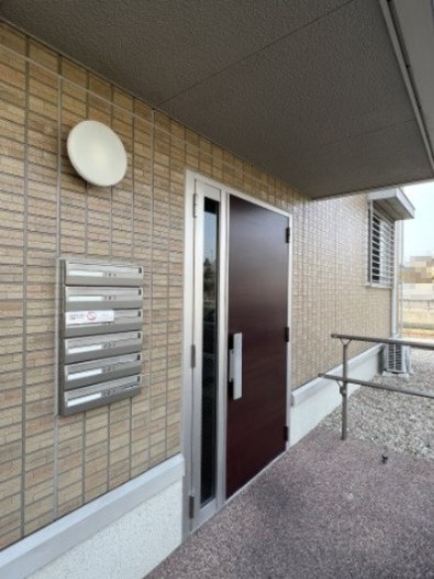 ルミエール新道のエントランス