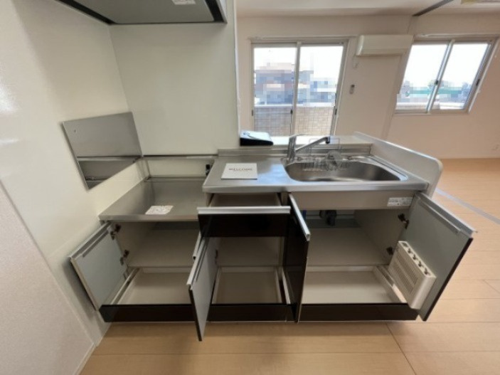 ルミエール新道のキッチン|キッチンの収納です