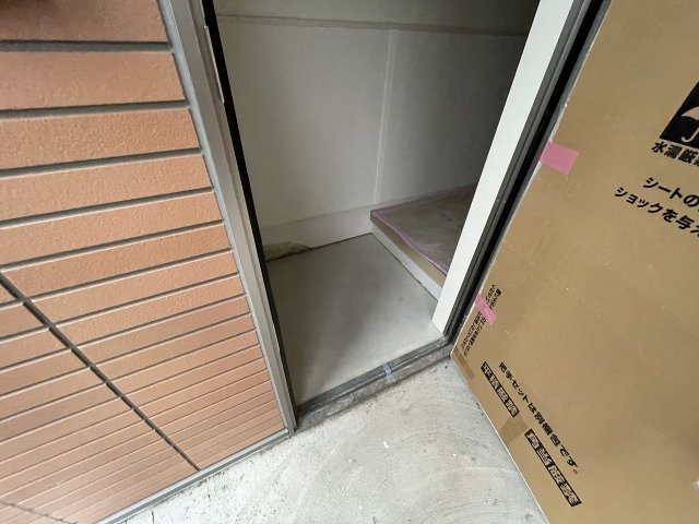 船橋市前原西１丁目のアパートの玄関