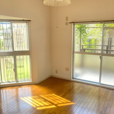 【居間・リビング】の画像