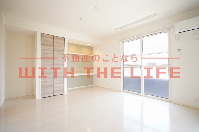 ペルラディアマンテ【10，000円キャッシュバック対象物件】の居間・リビング|使いやすいリビングです