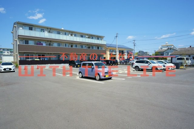 ペルラディアマンテ【10，000円キャッシュバック対象物件】の駐車場|駐車場です