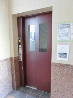 【その他共用部分】 | エレベーター付き！荷物の多い日や疲れた日でも、3階までラクラク上がれます☆