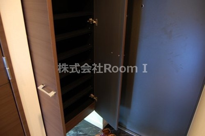 【玄関】 | レオンコンフォート本町東 | シンプルで使いやすい玄関です