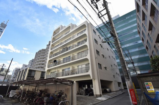 【外観】 | 総戸数４６戸、昭和４９年４月築、管理人は日勤勤務につき管理体制良好です♪