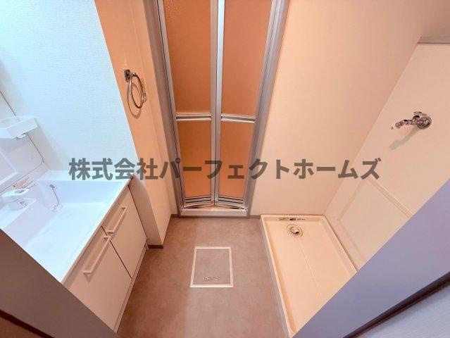 天の川フラットの洗面所|ゆったりとスペースのある洗面所