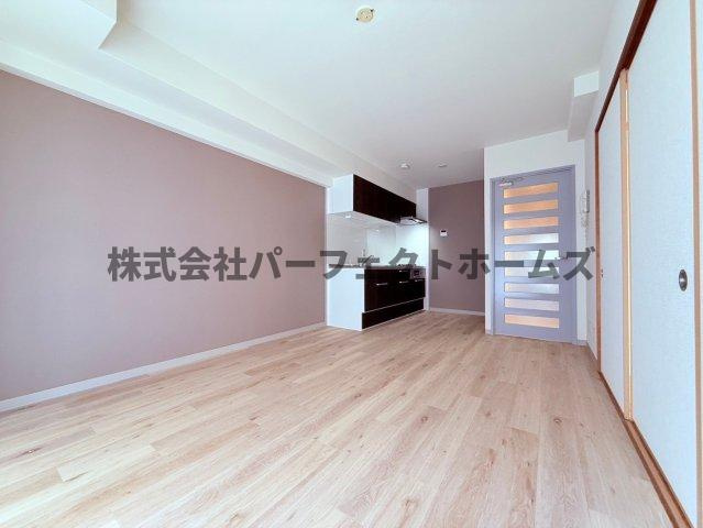 天の川フラットの居間・リビング|ゆったり過ごせる居間です