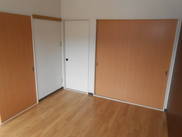グリーンサカエの洋室