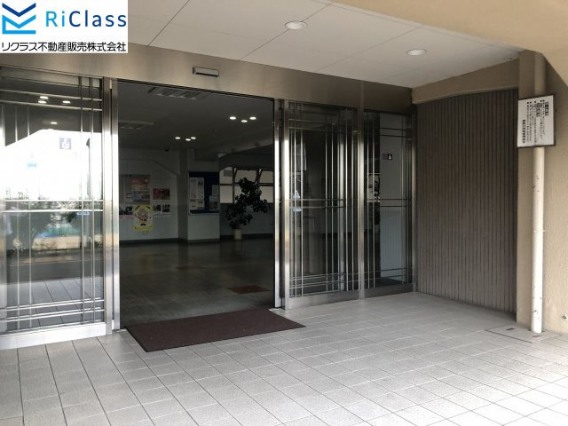 夢野ハイタウン3号棟のエントランス|清潔なエントランスです