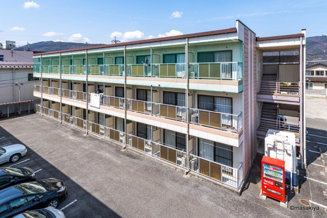 ブラウンヒルズ1番館の外観