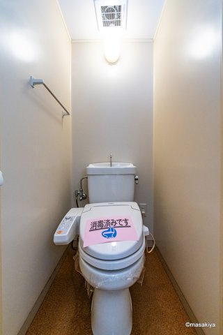 ブラウンヒルズ1番館のトイレ|トイレ　ウォシュレット付きです。