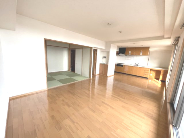 キャッスルハイツ知多半田駅前の居間・リビング