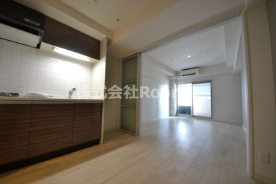 【居間・リビング】 | プレサンス堺筋本町駅前 | 使いやすい居間です