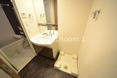 【洗面所】 | プレサンス堺筋本町駅前 | 忙しい朝には欠かせない洗面所です