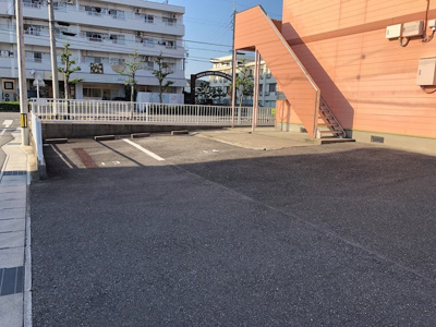 【駐車場】 | ビューバレー六名