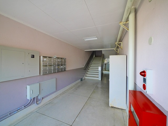 新生駒マンションのロビー|清潔なロビーです