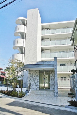 【外観】 | グランディール オイレ | 南武線「中野島」駅より徒歩3分の好立地！駅近で通勤・通学にも便利！ペットOK♪ワンちゃんと一緒に暮らせる5階建てマンションです☆
