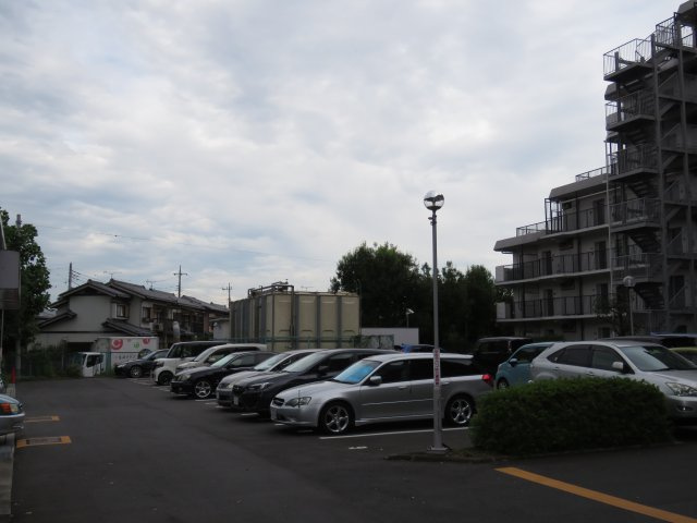 ハイラーク川越の駐車場