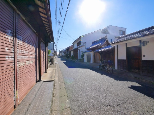 奈良市鳴川町店舗の周辺
