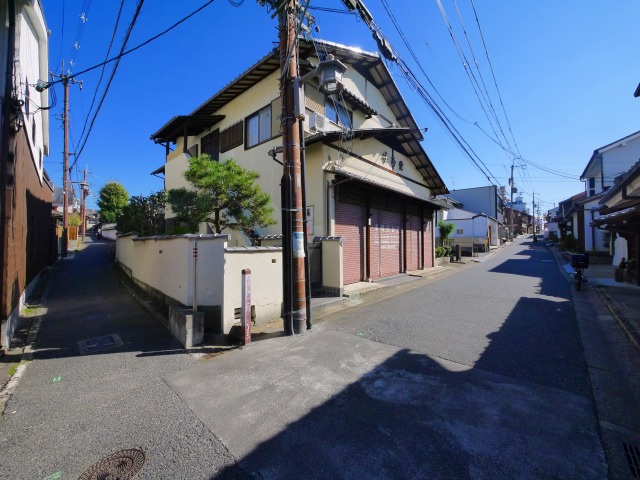 奈良市鳴川町店舗の周辺