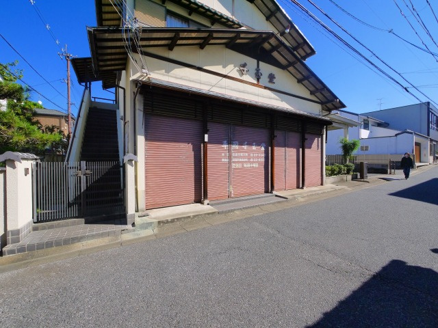 奈良市鳴川町店舗の周辺