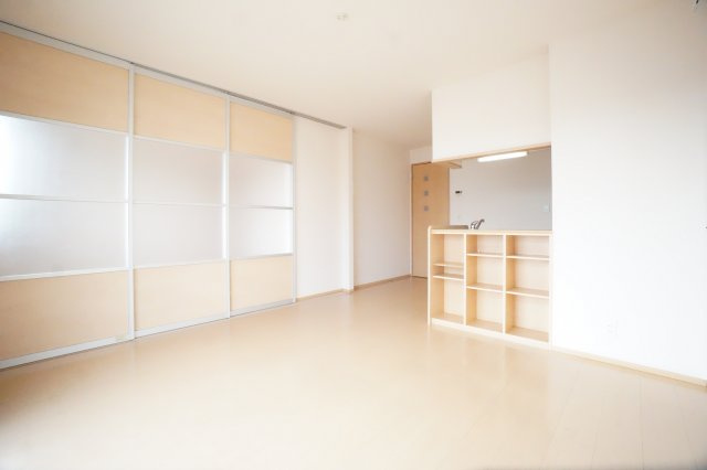 【居間・リビング】 | オリオンクレスト A | ※同物件、同タイプ、間取り反転のお部屋です