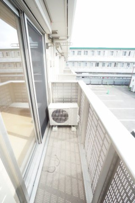 【バルコニー】 | グレイスコート | ※同物件、同タイプ、間取り反転のお部屋です※角部屋の為二面採光になります。