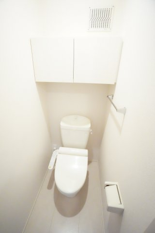 【トイレ】 | グレイスコート | ※同物件、同タイプ、間取り反転のお部屋です※角部屋の為二面採光になります。