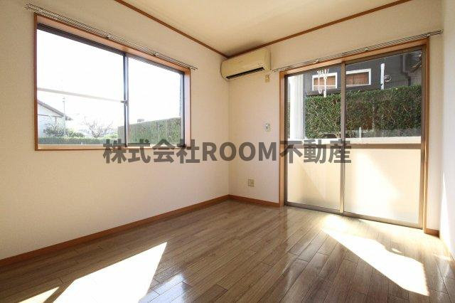 グリーンコーポ立野の洋室|明るい洋室です