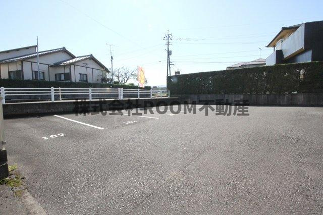 グリーンコーポ立野の駐車場|カースペースがあります